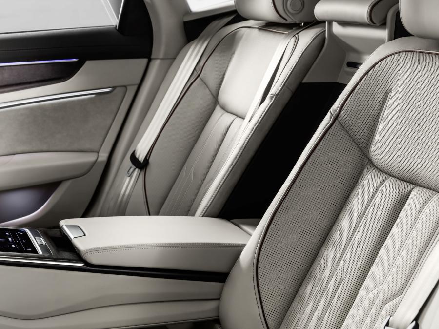 Интерьер Audi A6L 55 TFSI Quattro (C8) 2019 года  (CN) (фото 30 из 41)
